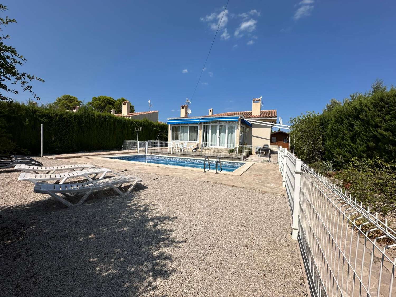 Bonito chalet independiente con piscina privada a 300m del puerto de Calafat