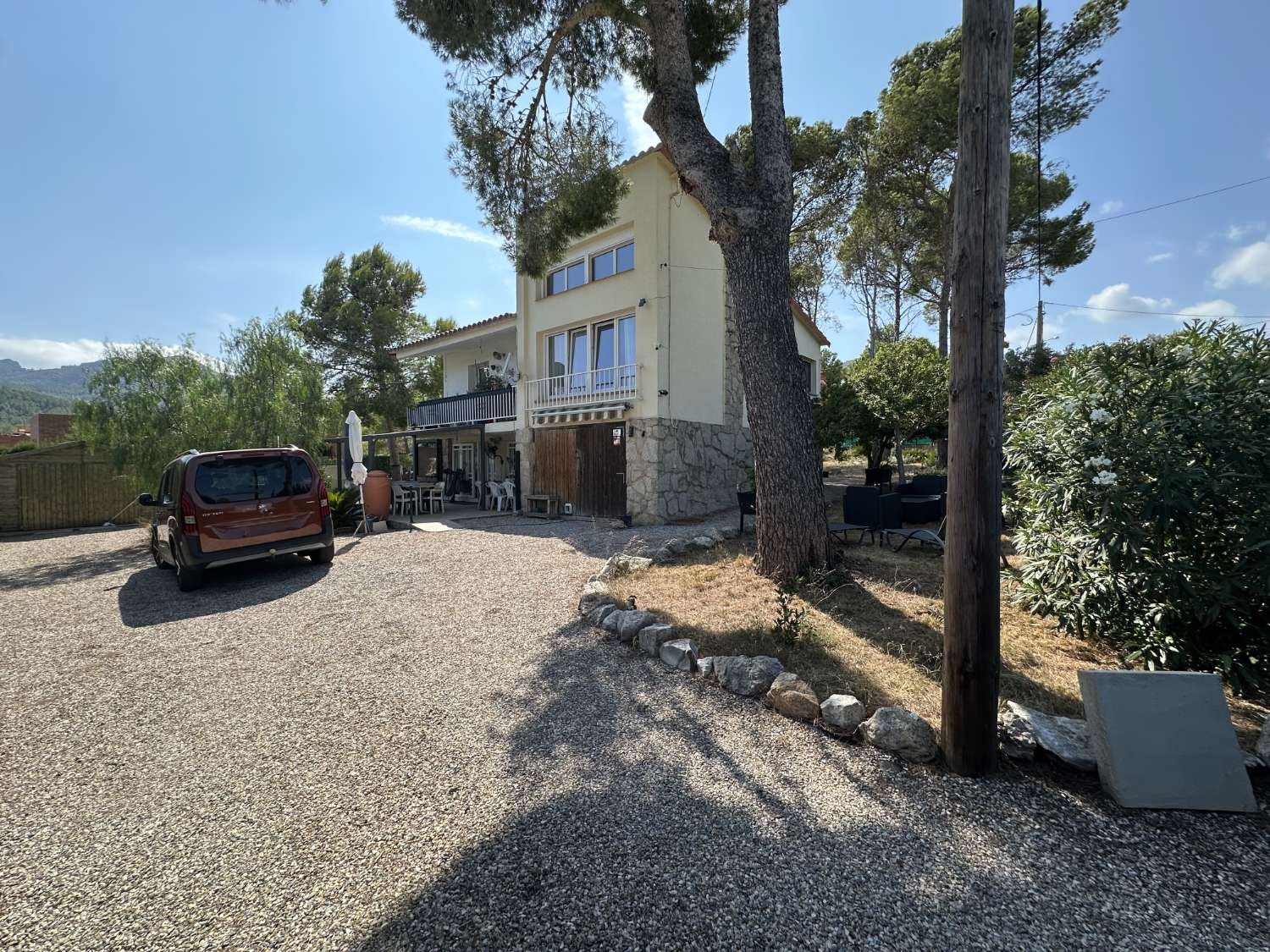 Maison indépendante sur un beau terrain arboré