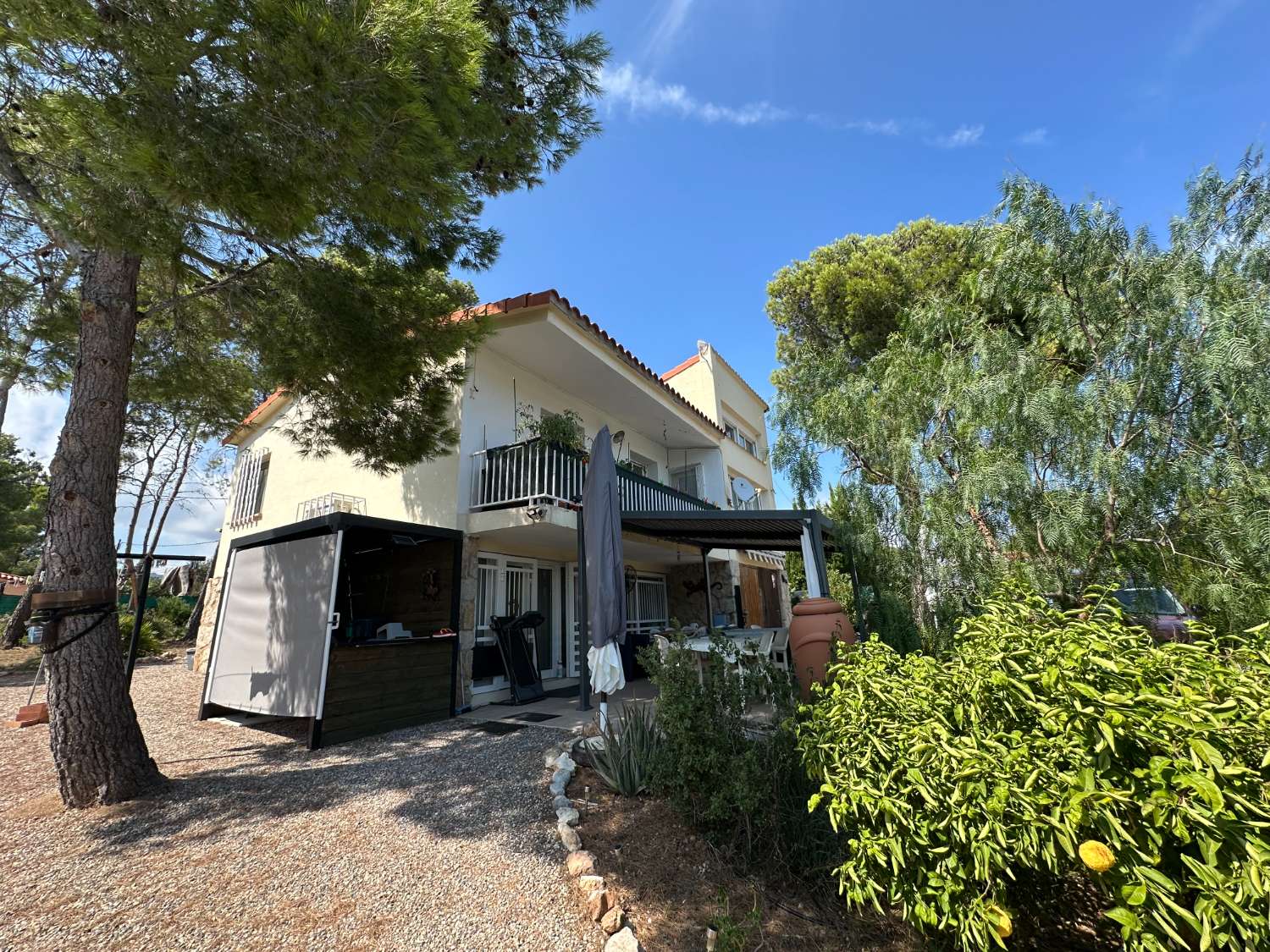 Maison indépendante sur un beau terrain arboré