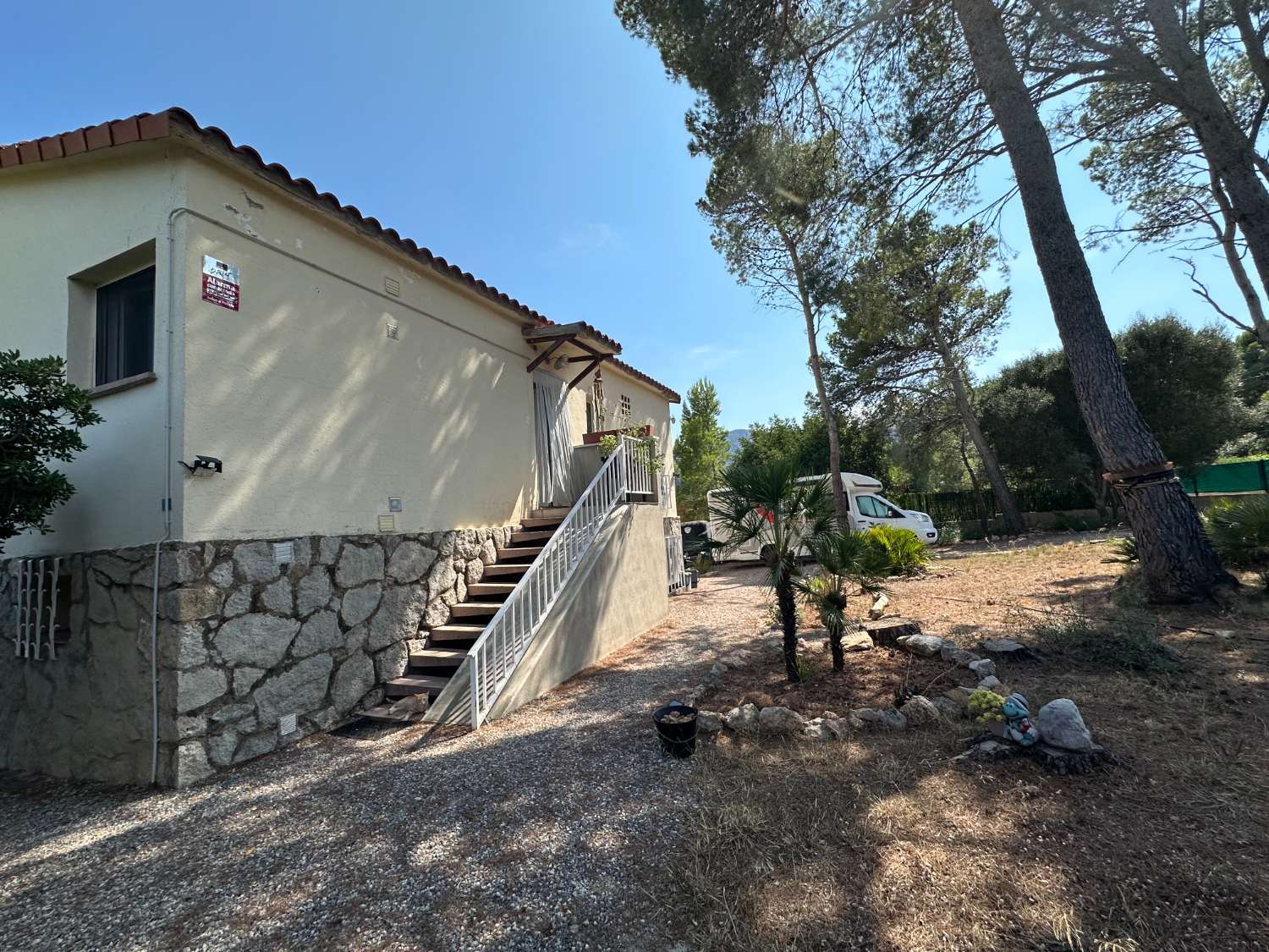 Maison indépendante sur un beau terrain arboré
