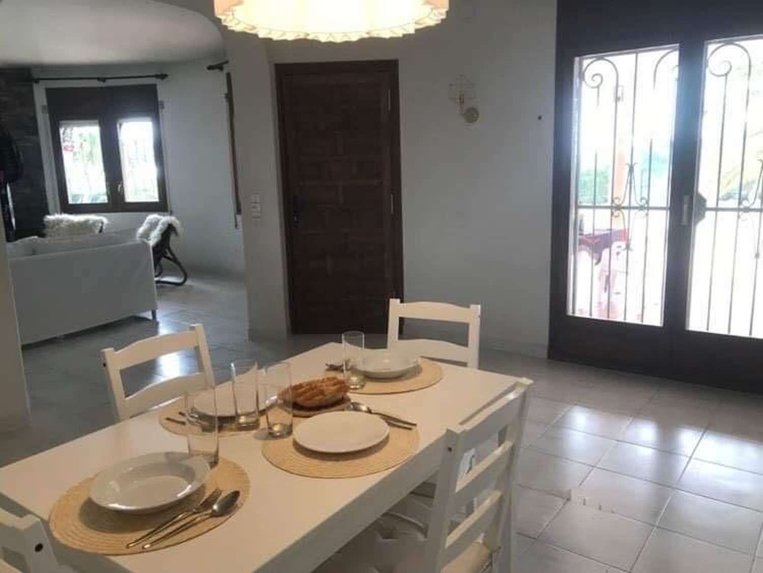 Preciosa casa con magnífica piscina espejo en Las Tres Calas