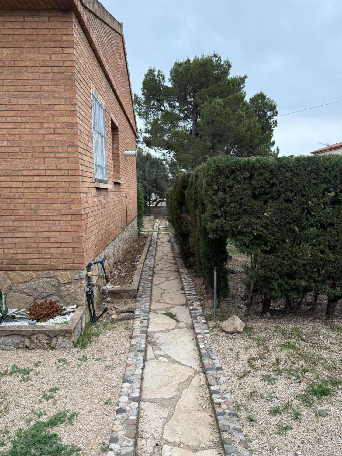 Beeindruckende freistehende Villa von 210m. auf einem Grundstück von 850 Metern