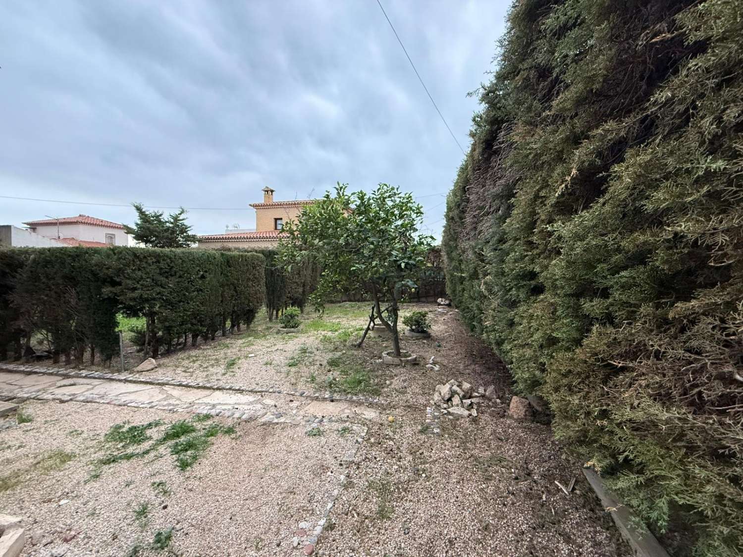 Beeindruckende freistehende Villa von 210m. auf einem Grundstück von 850 Metern