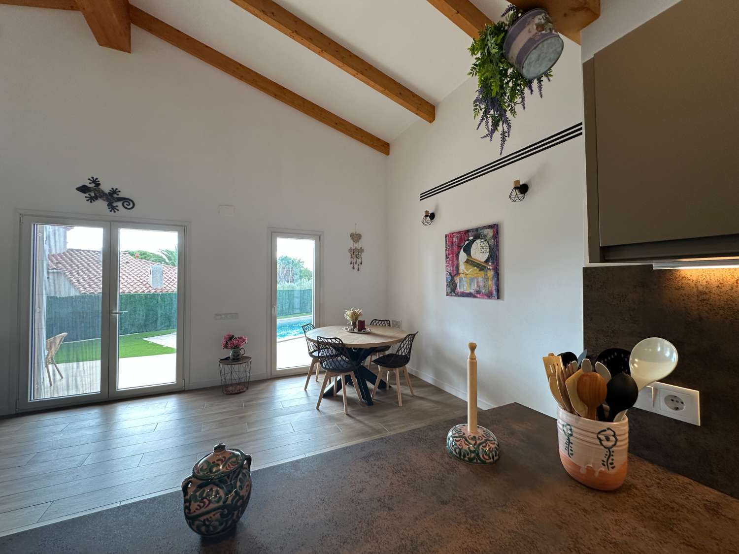 ¡Nueva casa unifamiliar con piscina privada!