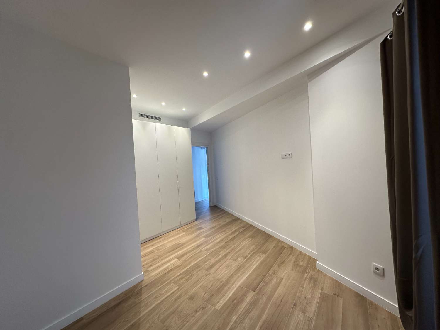 ¡Nueva casa unifamiliar con piscina privada!