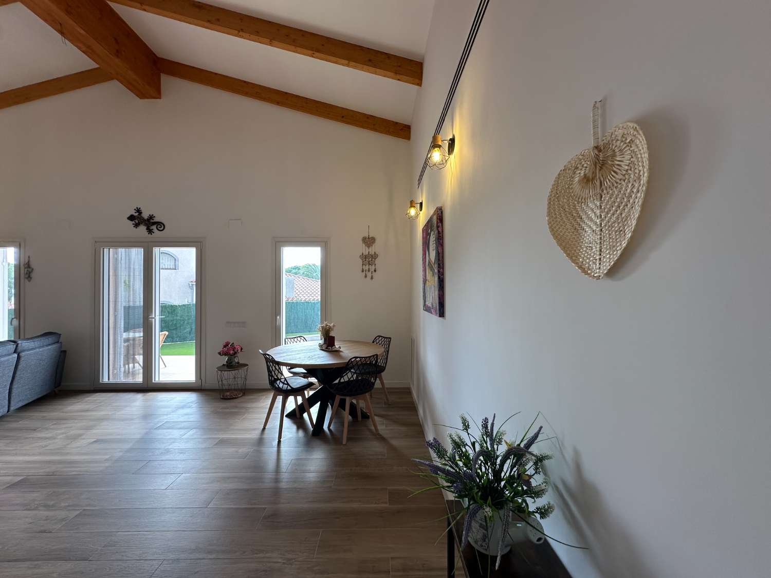 ¡Nueva casa unifamiliar con piscina privada!
