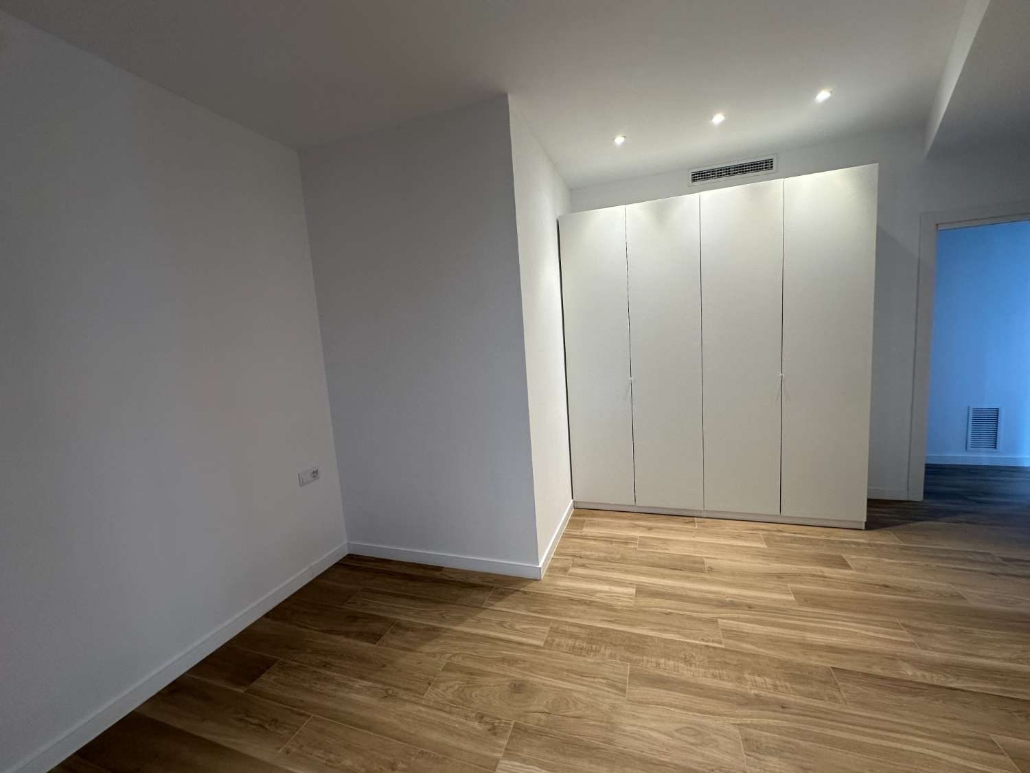 ¡Nueva casa unifamiliar con piscina privada!
