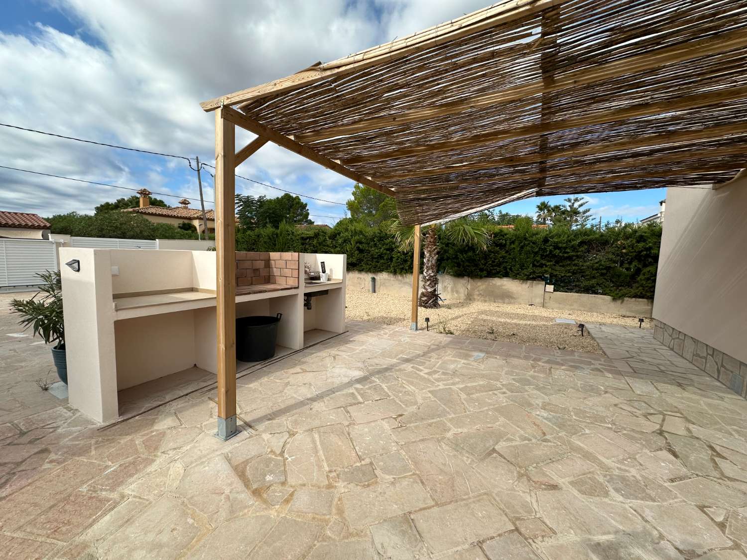 ¡Nueva casa unifamiliar con piscina privada!