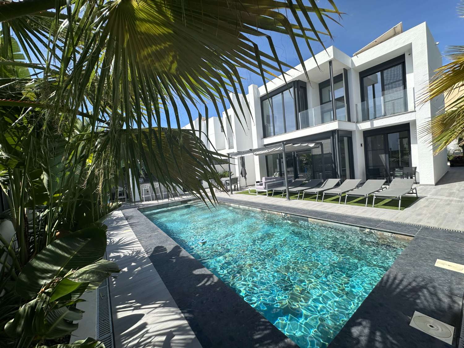 Magnificent modern house with private pool