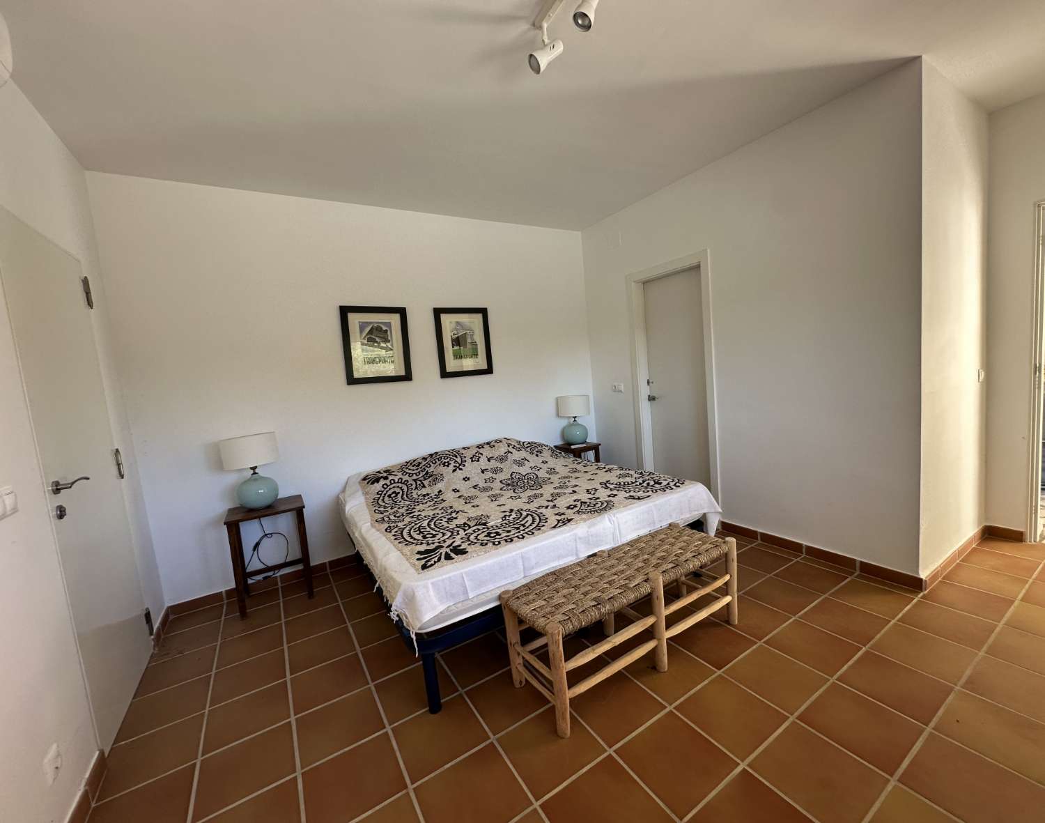 43 AURORA- Preciosa villa con piscina privada en plena naturaleza.