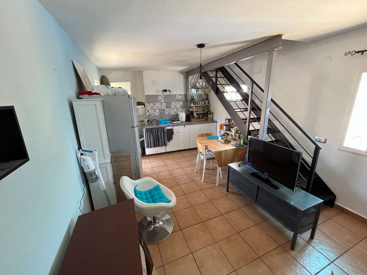 Haus mit unabhängigem Studio und Swimmingpool, 600 m vom Meer entfernt