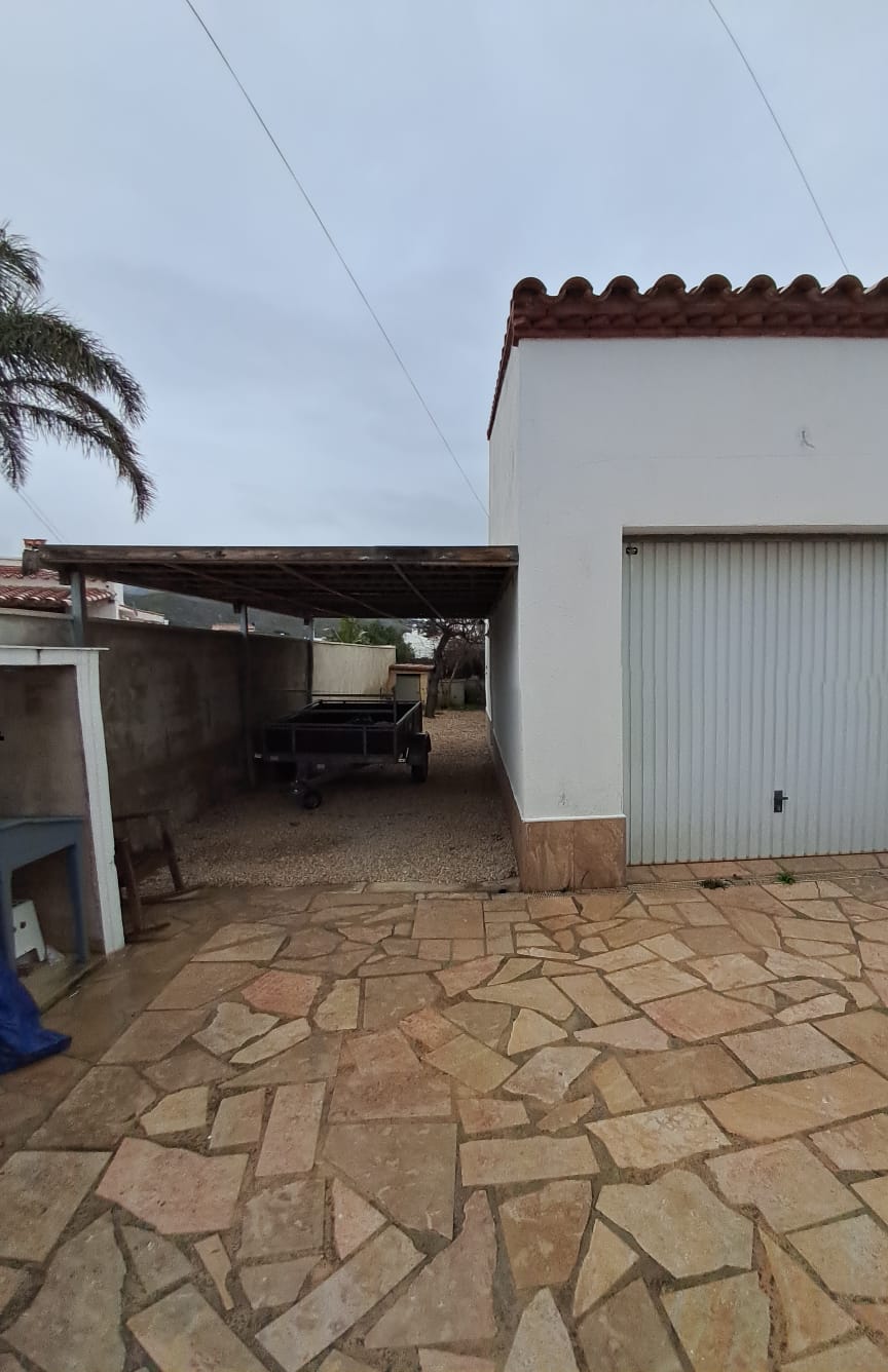 Haus mit unabhängigem Studio und Swimmingpool, 600 m vom Meer entfernt