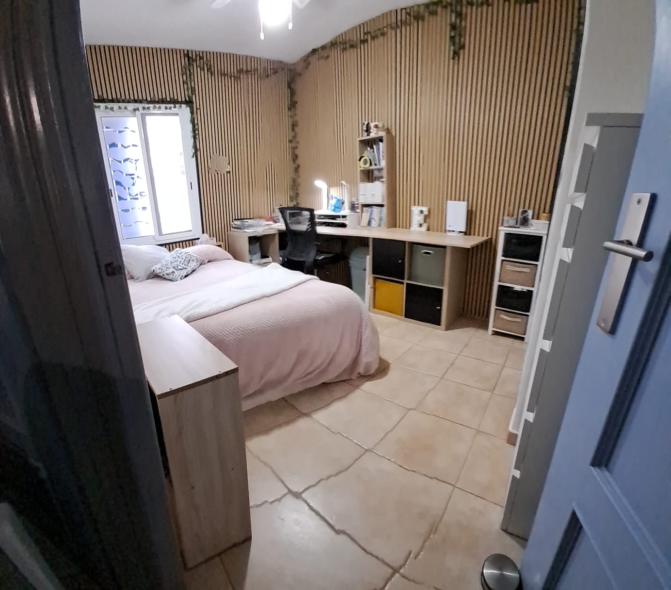 Haus mit unabhängigem Studio und Swimmingpool, 600 m vom Meer entfernt