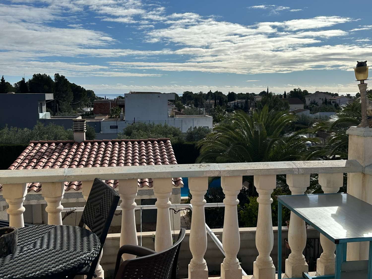 Detached house with private pool!