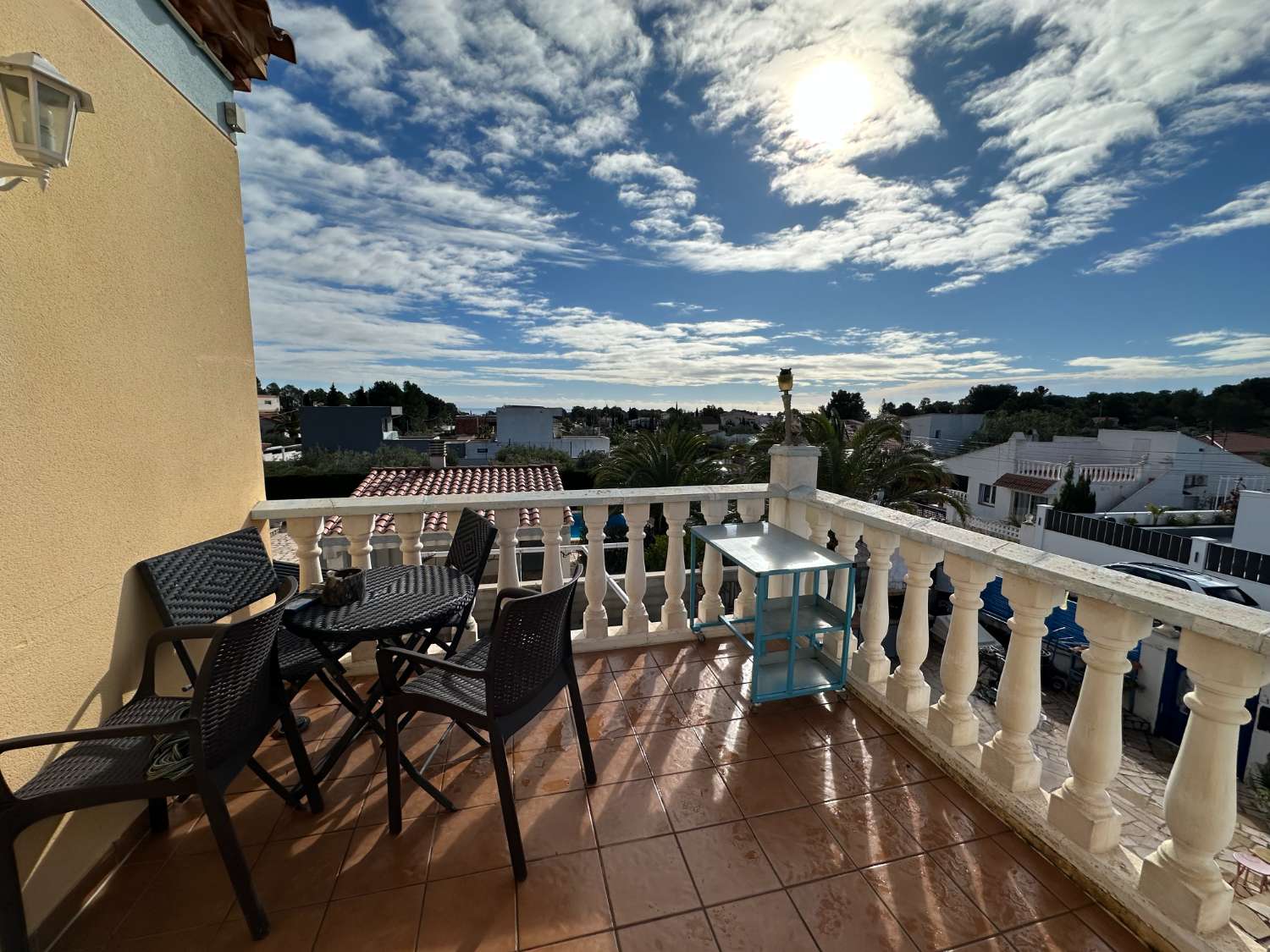 Detached house with private pool!