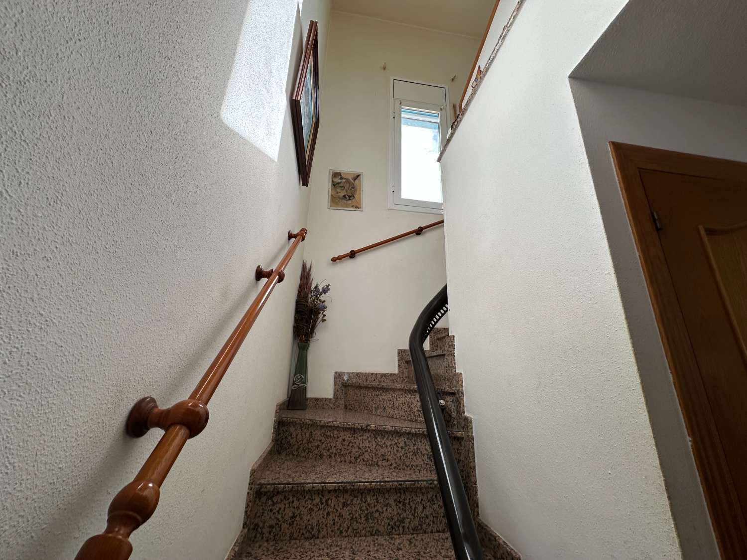 Detached house with private pool!