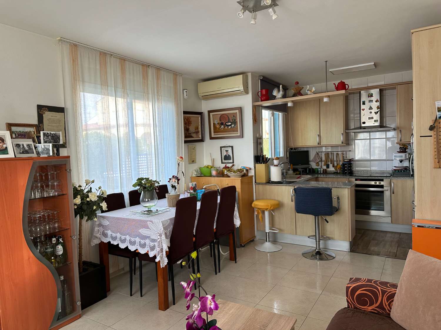 Detached house with private pool!