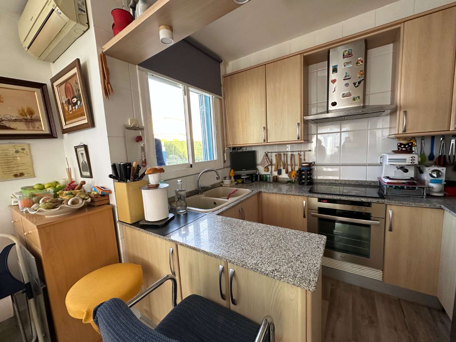 Detached house with private pool!