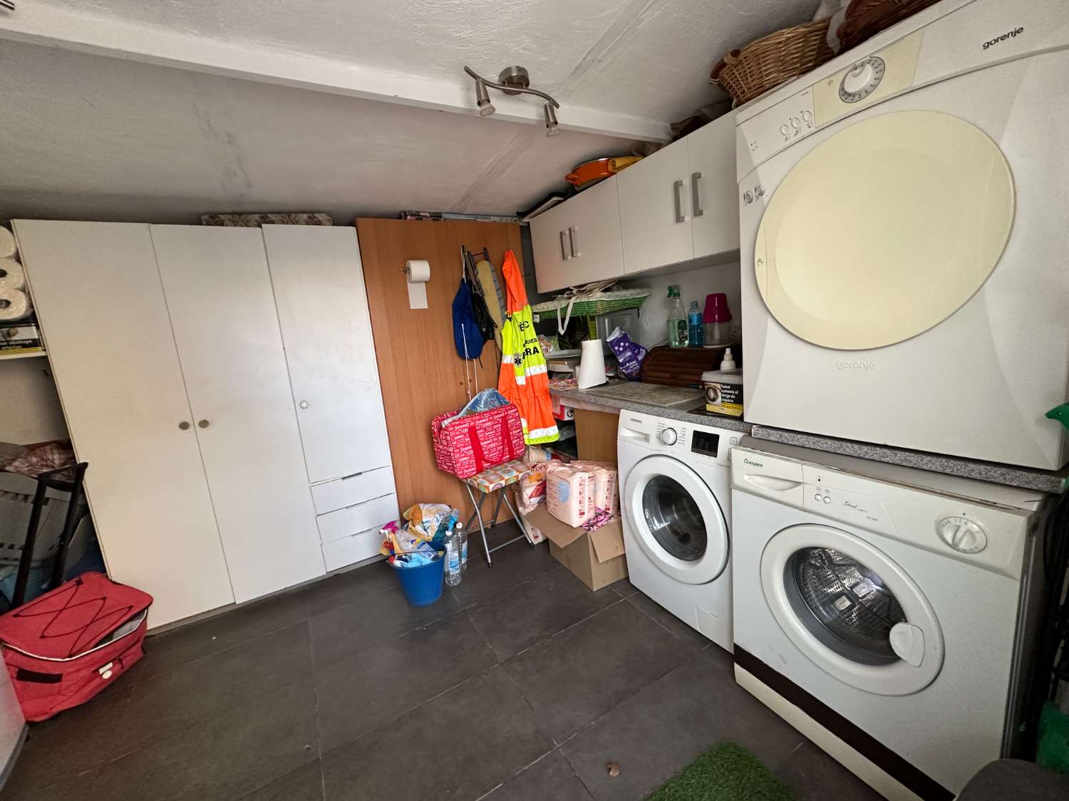 Detached house with private pool!