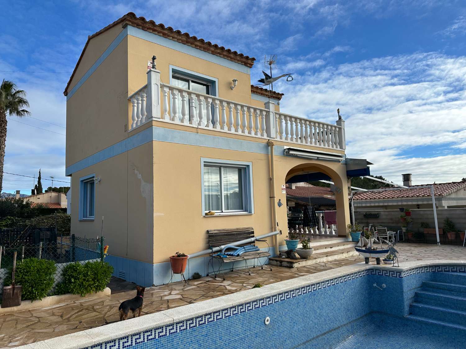 Detached house with private pool!