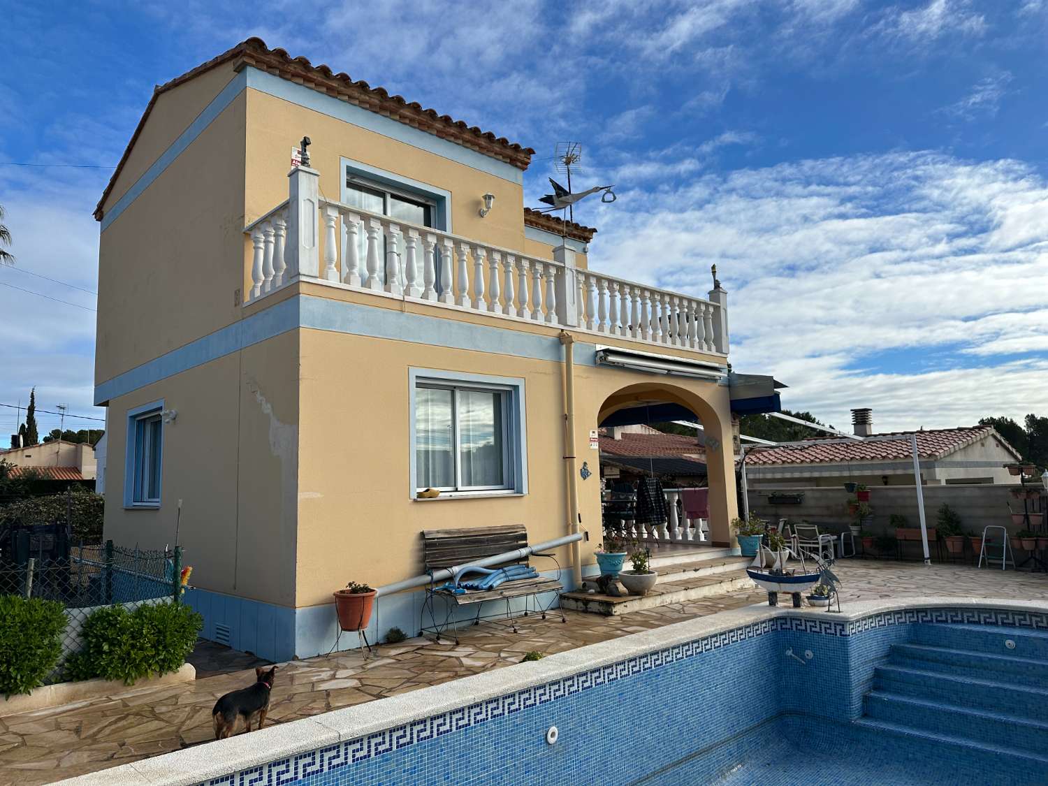 Detached house with private pool!