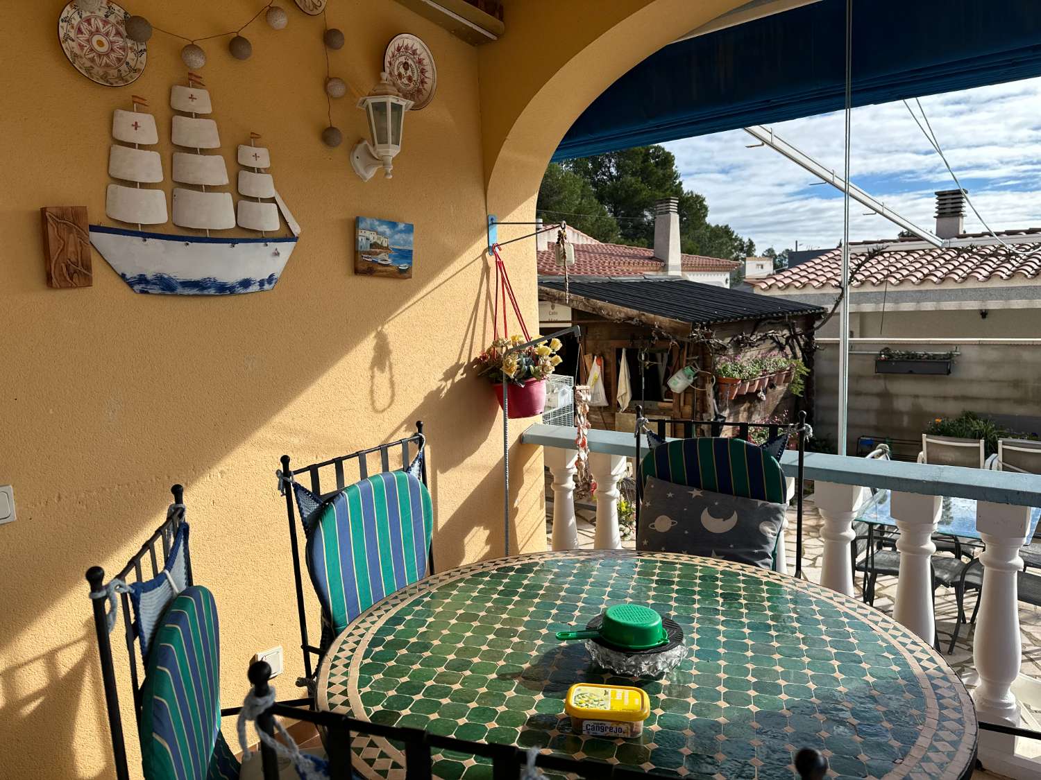 Detached house with private pool!