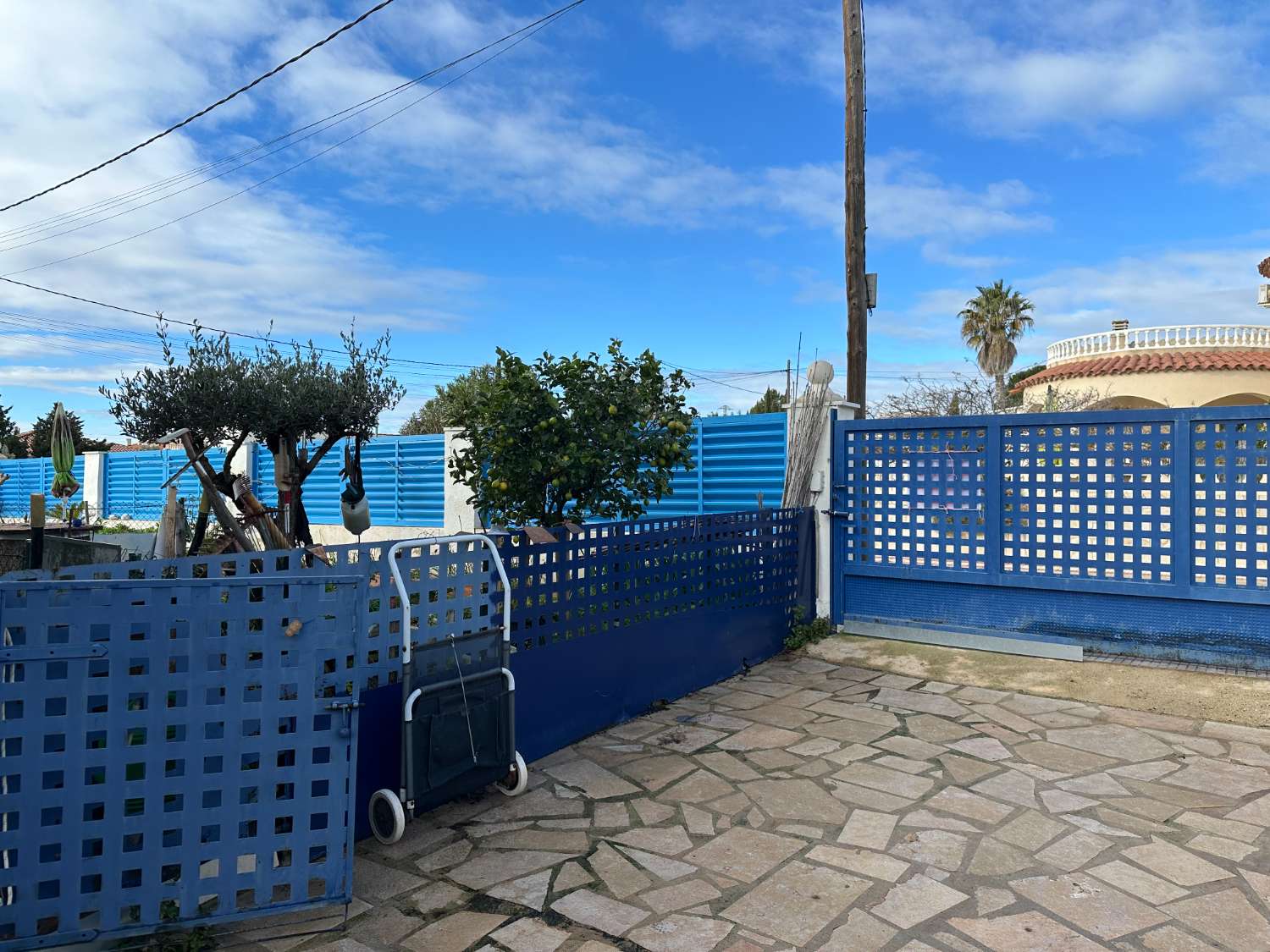 Detached house with private pool!