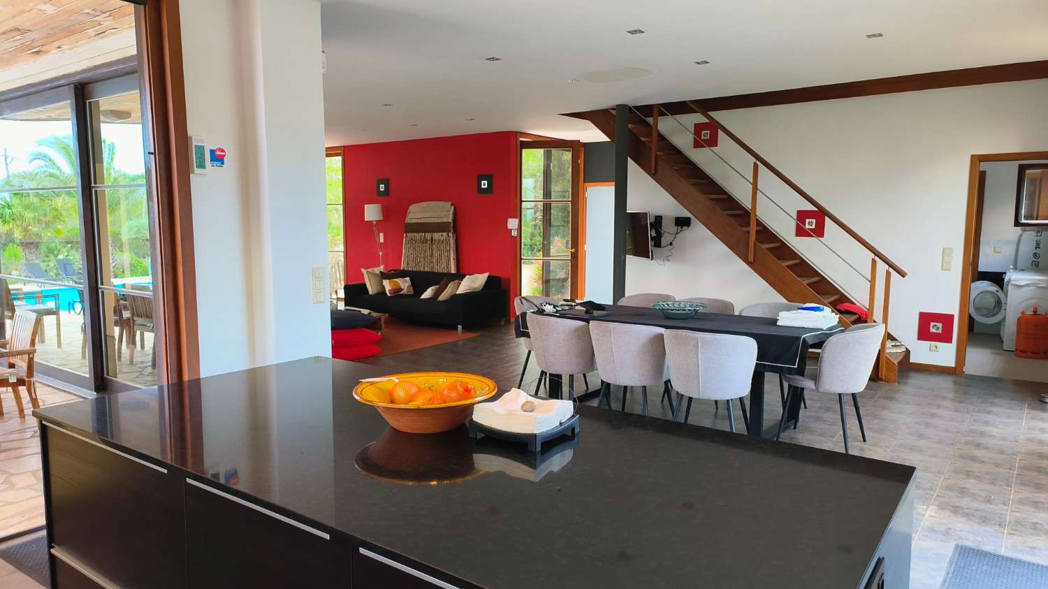 ¡EXCEPCIONAL! Gran propiedad con piscina privada rodeado de naturaleza