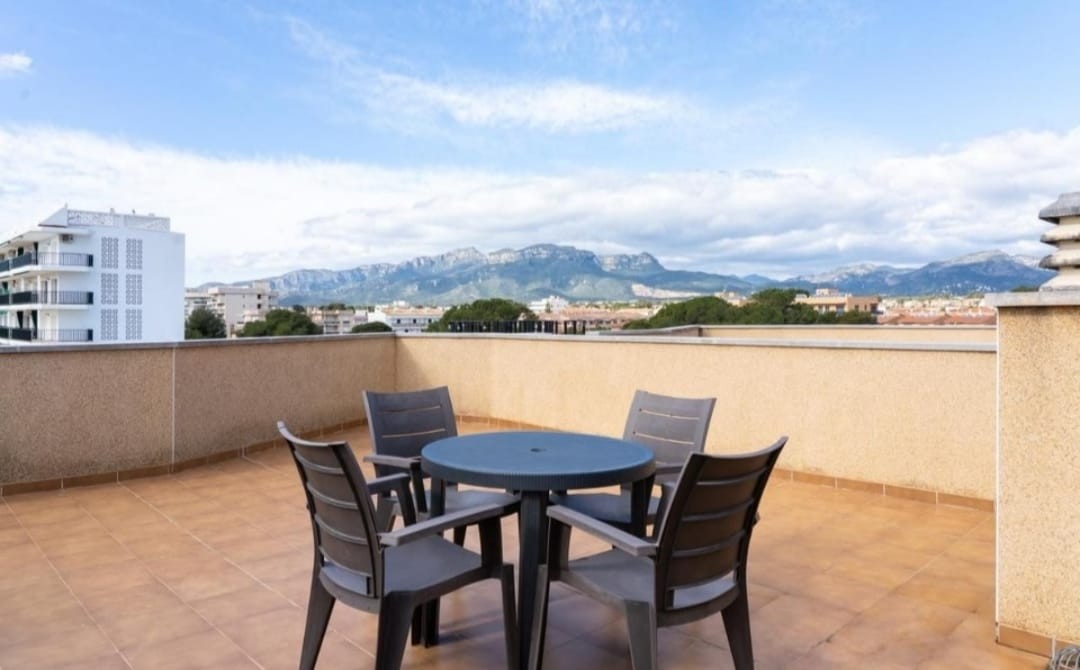 Bonito atico con terraza privada 4 personas