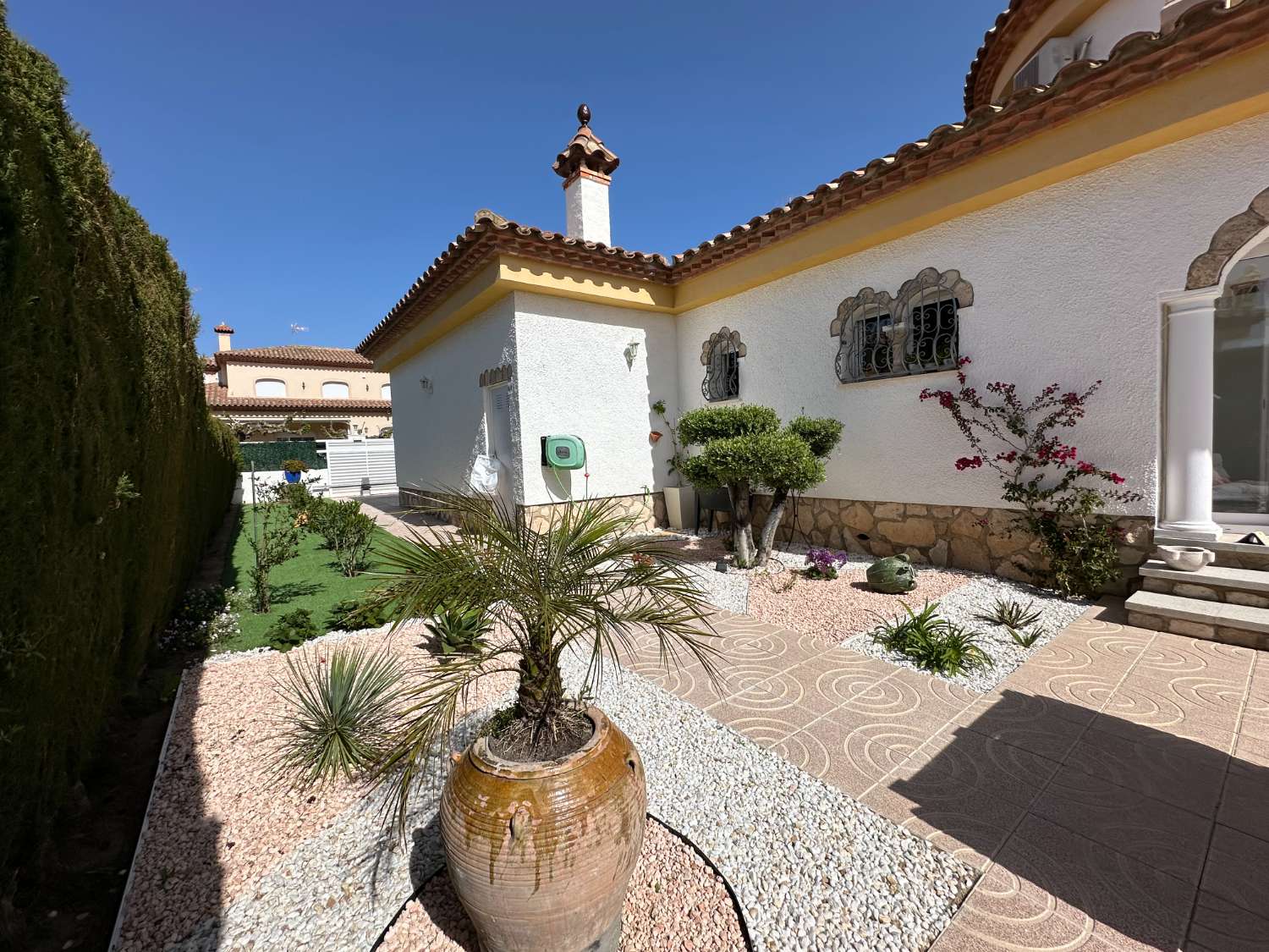 24 Hondures encantadora vila amb piscina privada