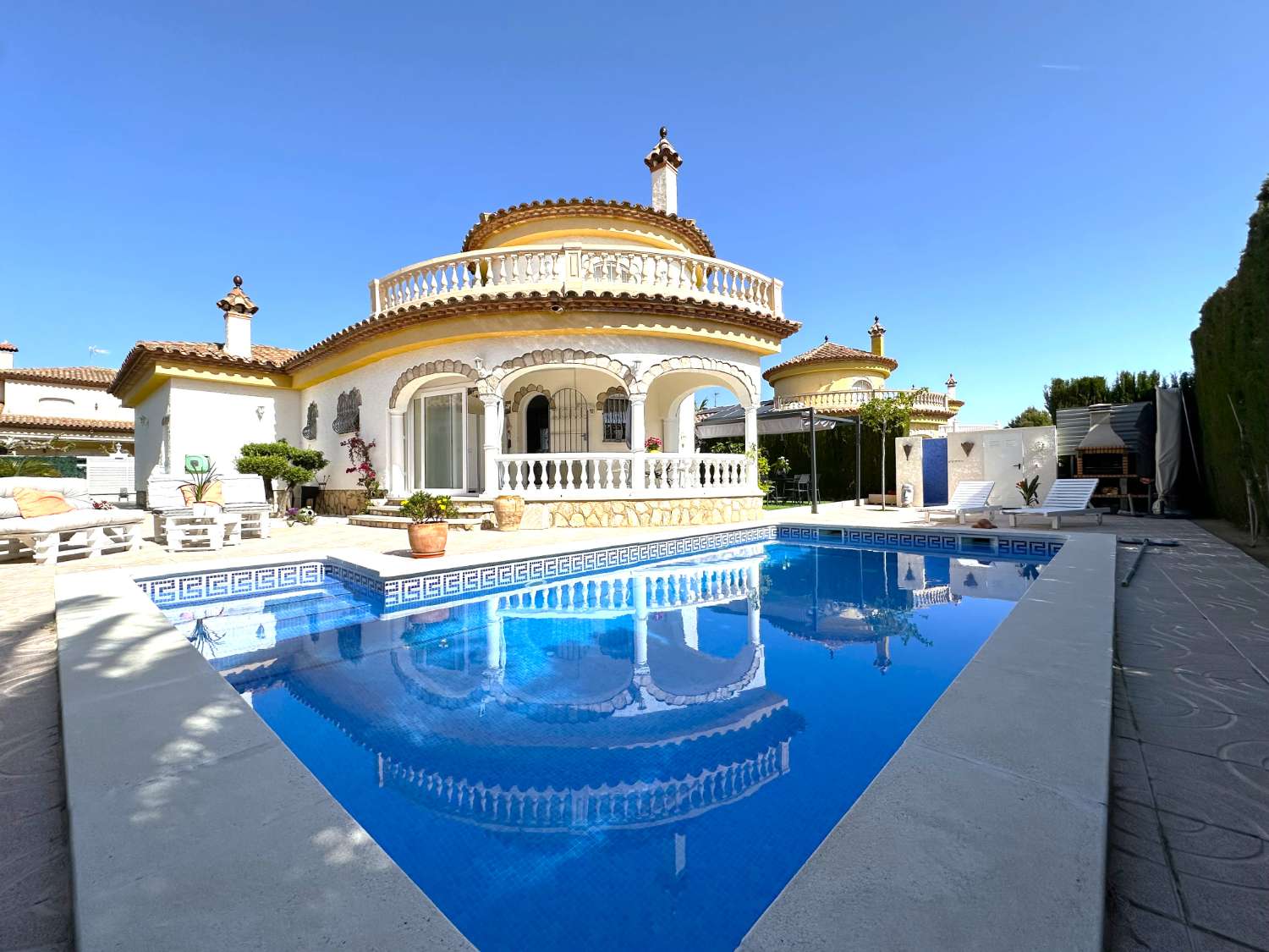 24 Hondures encantadora vila amb piscina privada