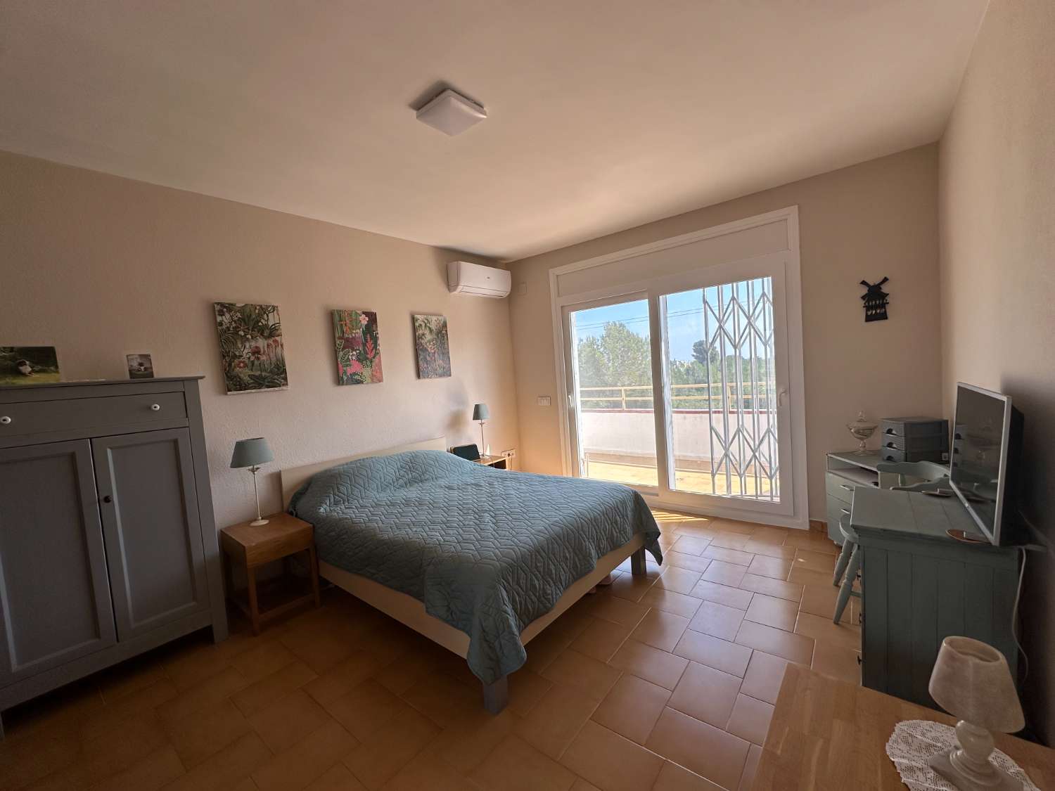 Casa con gran piscina privada y licencia turística