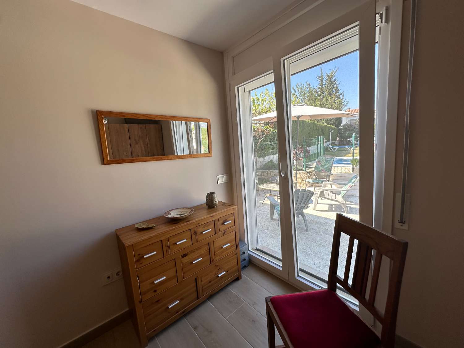 Casa con gran piscina privada y licencia turística