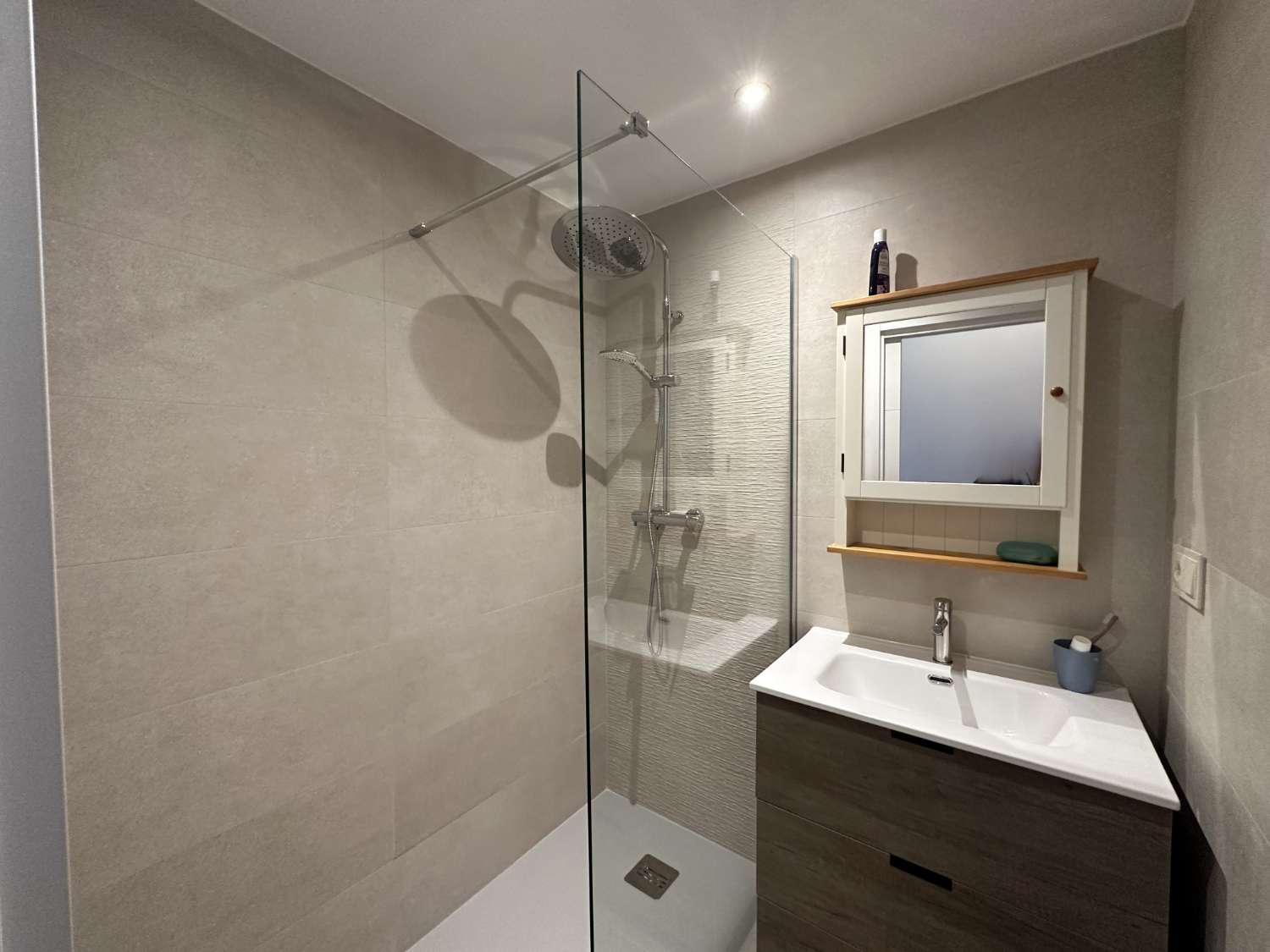 Casa con gran piscina privada y licencia turística