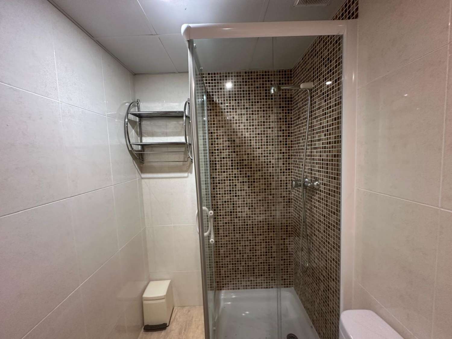 Ideal Inversores !!!!  Piso en planta baja con parking  a 150 m. de la playa