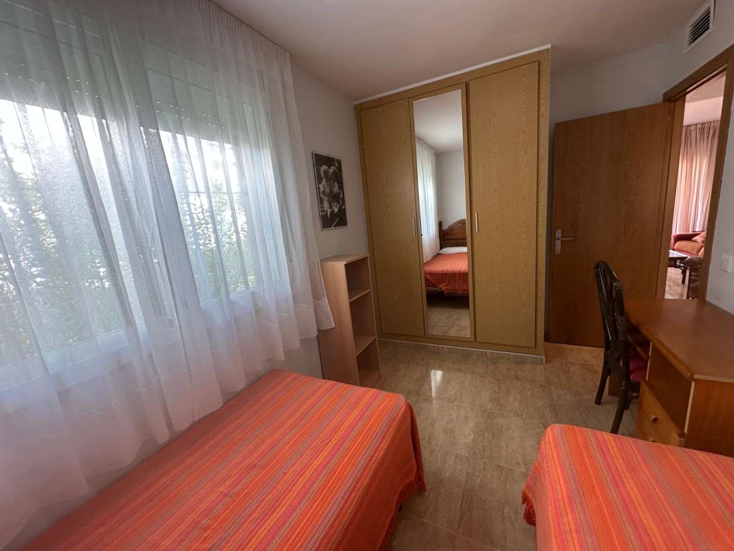 Ideal Inversores !!!!  Piso en planta baja con parking  a 150 m. de la playa