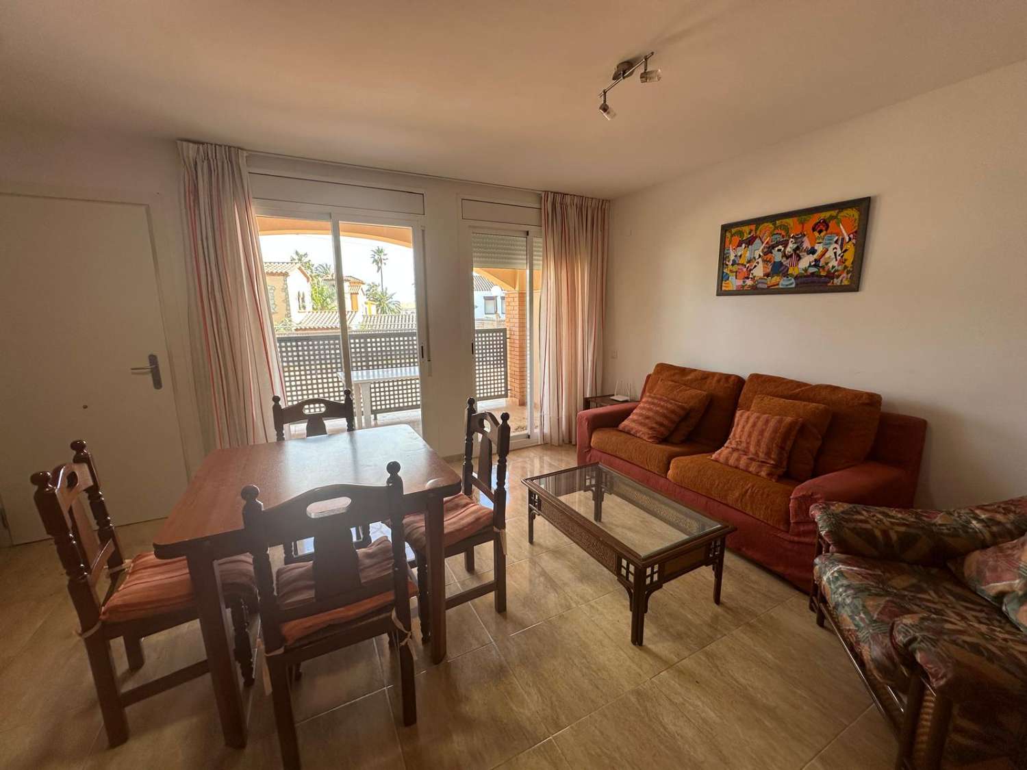 Ideal Inversores !!!!  Piso en planta baja con parking  a 150 m. de la playa