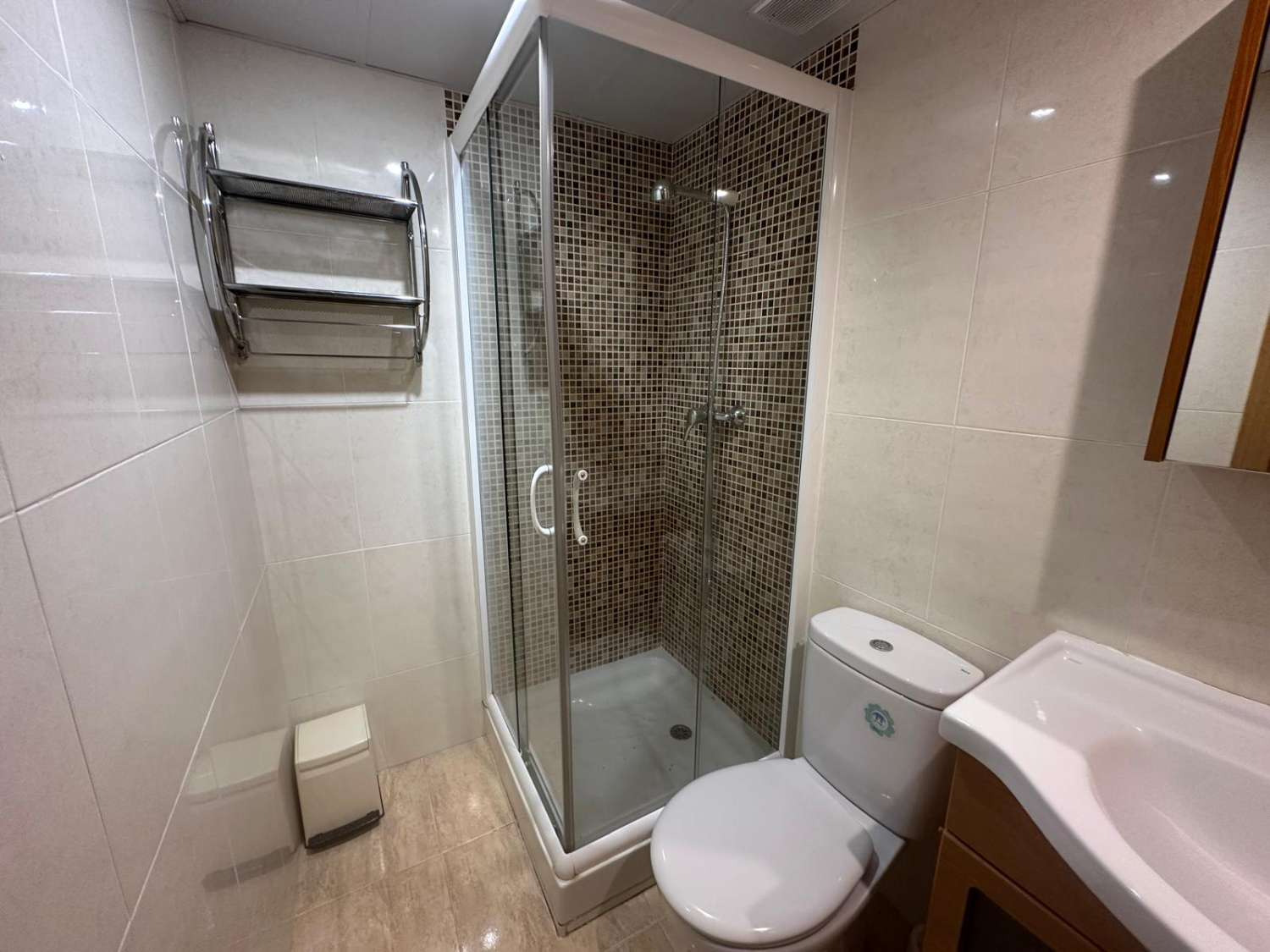 Ideal Inversores !!!!  Piso en planta baja con parking  a 150 m. de la playa