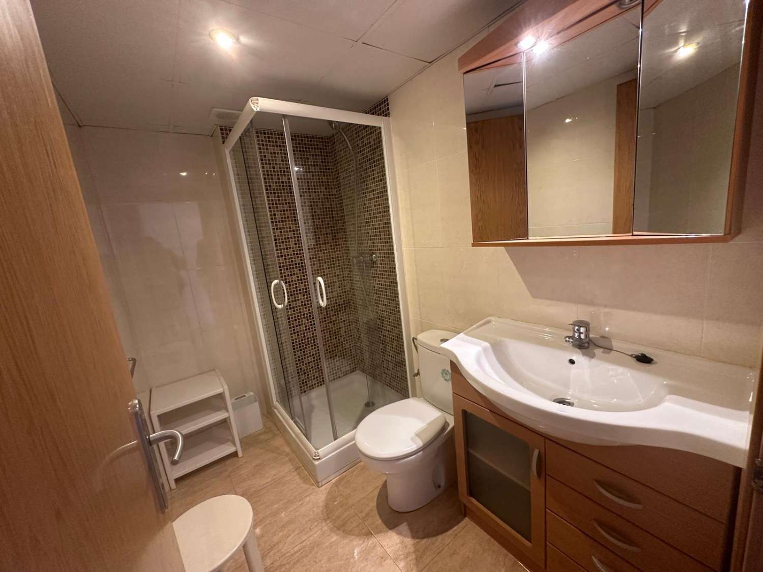 Ideal Inversores !!!!  Piso en planta baja con parking  a 150 m. de la playa