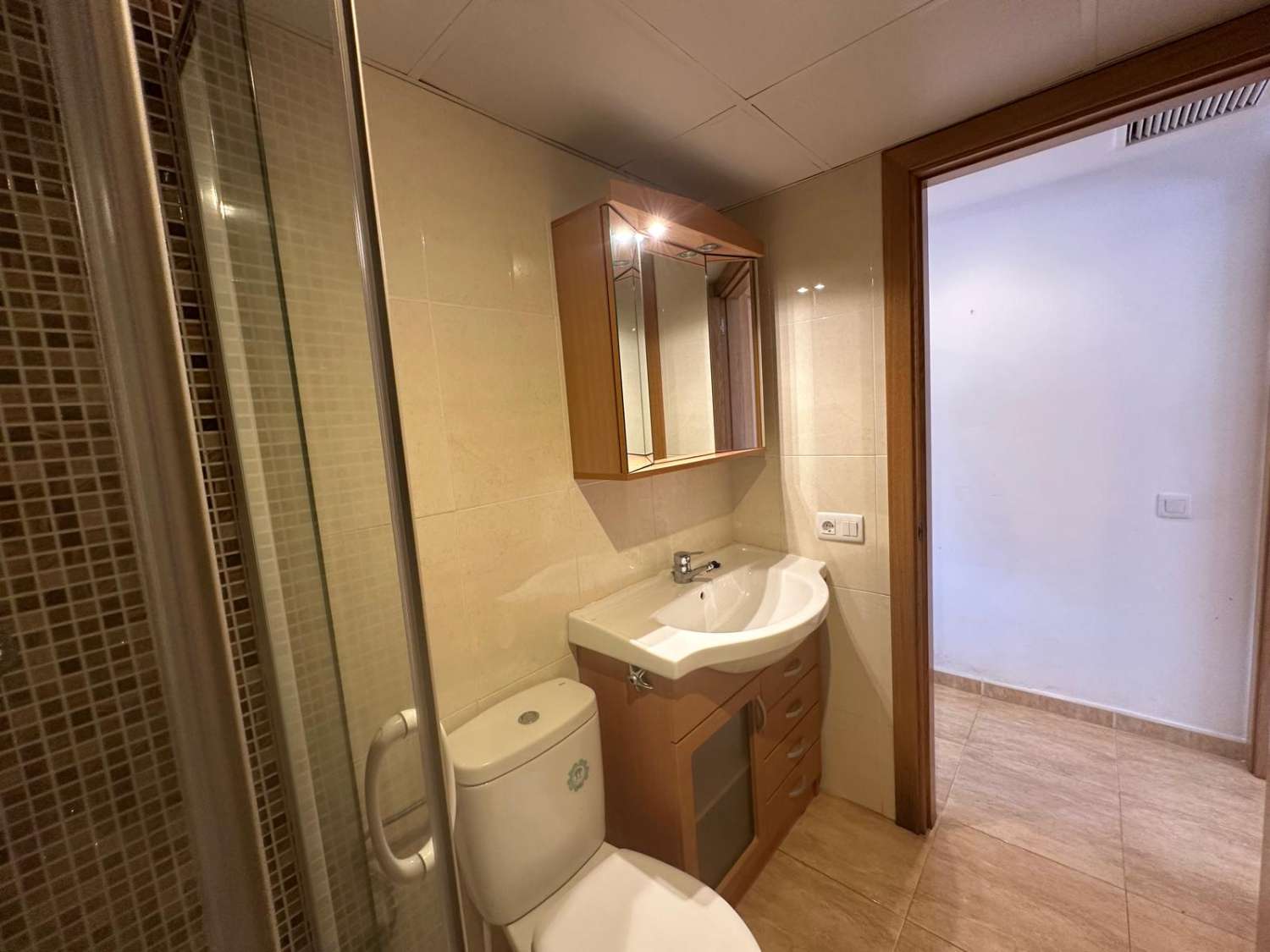 Ideal Inversores !!!!  Piso en planta baja con parking  a 150 m. de la playa