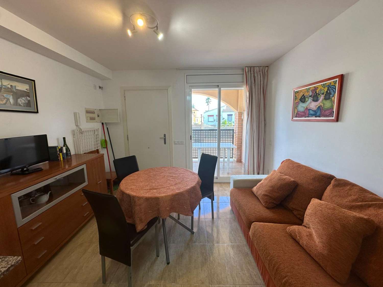 Ideal Inversores !!!!  Piso en planta baja con parking  a 150 m. de la playa