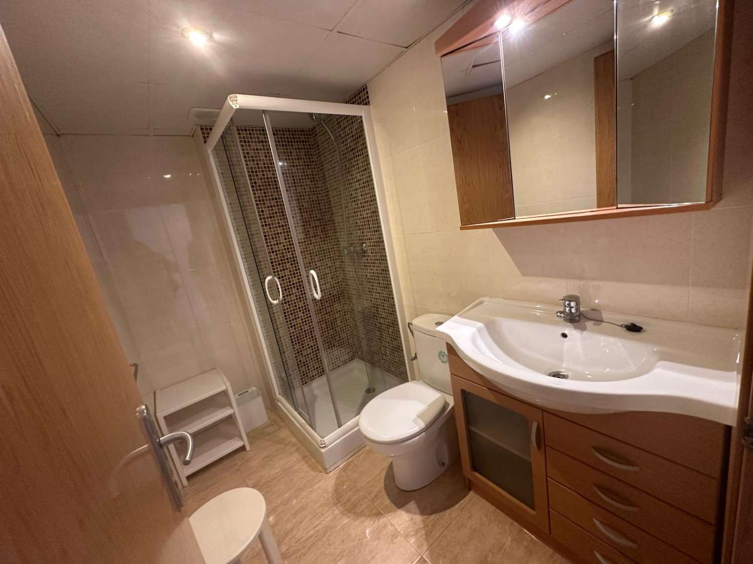 Ideal Inversores !!!!  Piso en planta baja con parking  a 150 m. de la playa