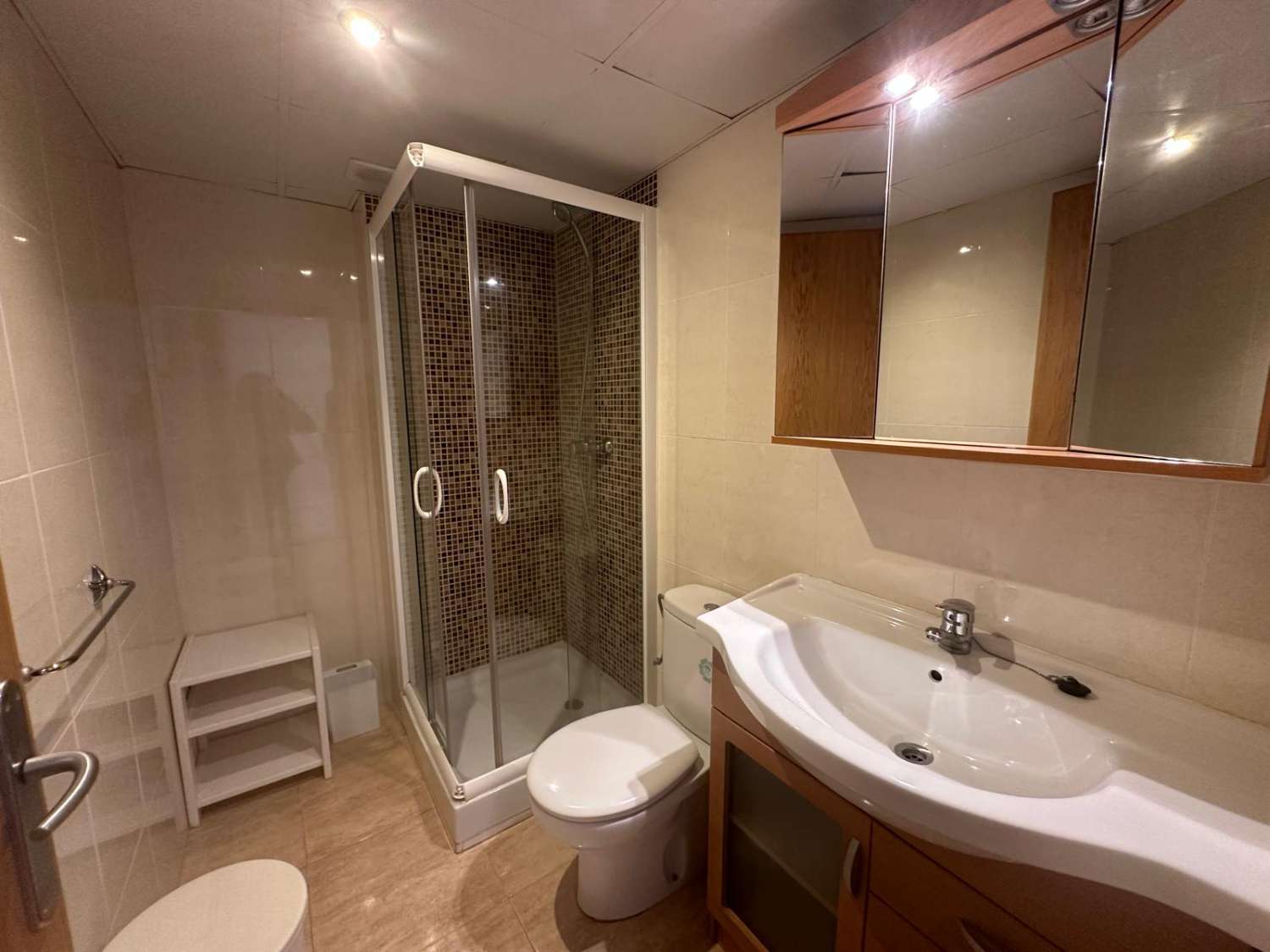 Ideal Inversores !!!!  Piso en planta baja con parking  a 150 m. de la playa