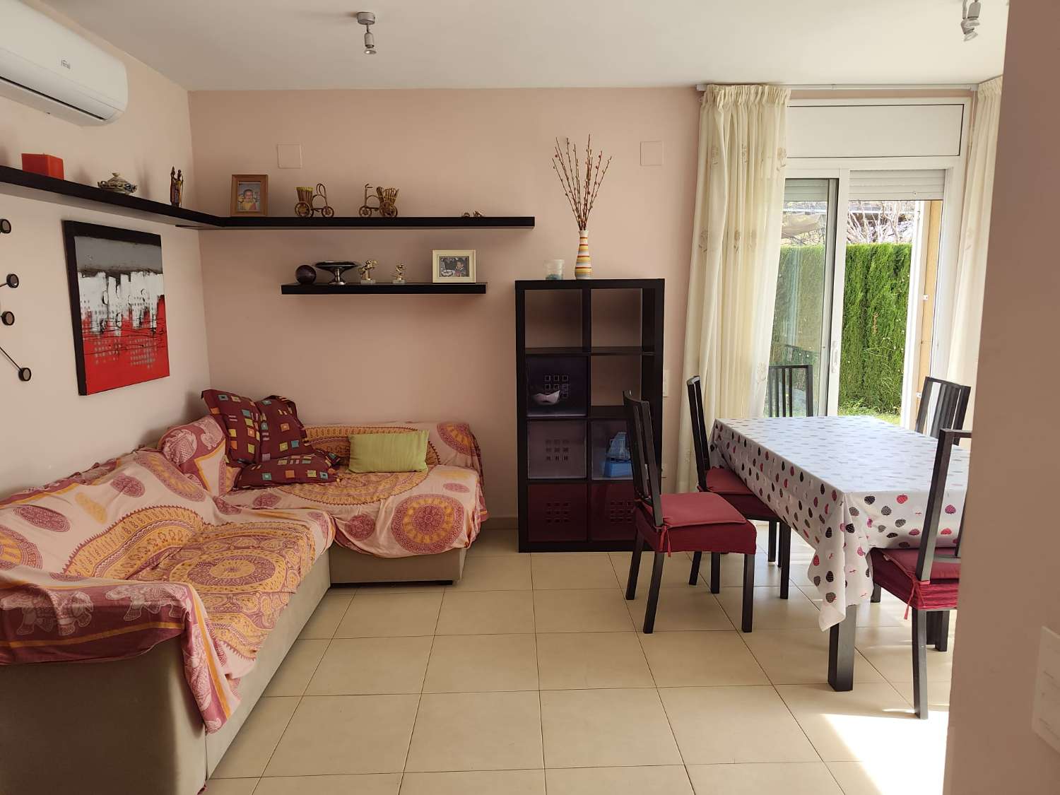 Casa adosada esquinera  en Mont Roig del Camp