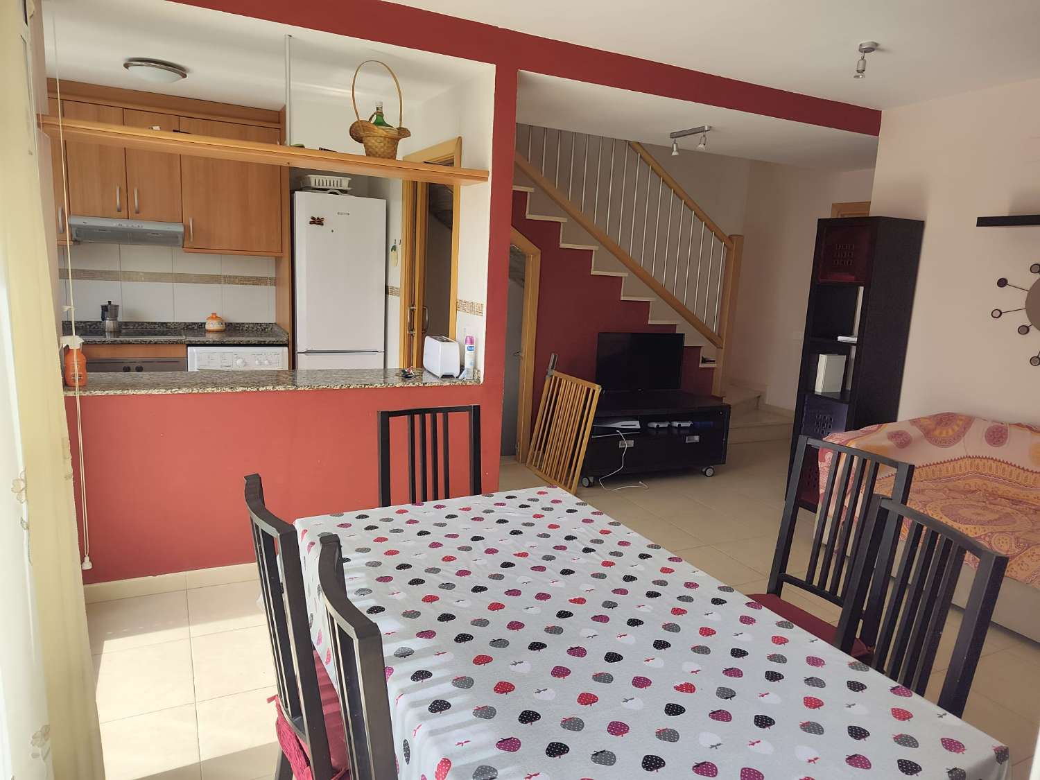 Casa adosada esquinera  en Mont Roig del Camp