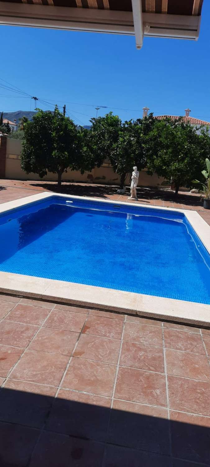 Bonita casa reformada con piscina privada !!!