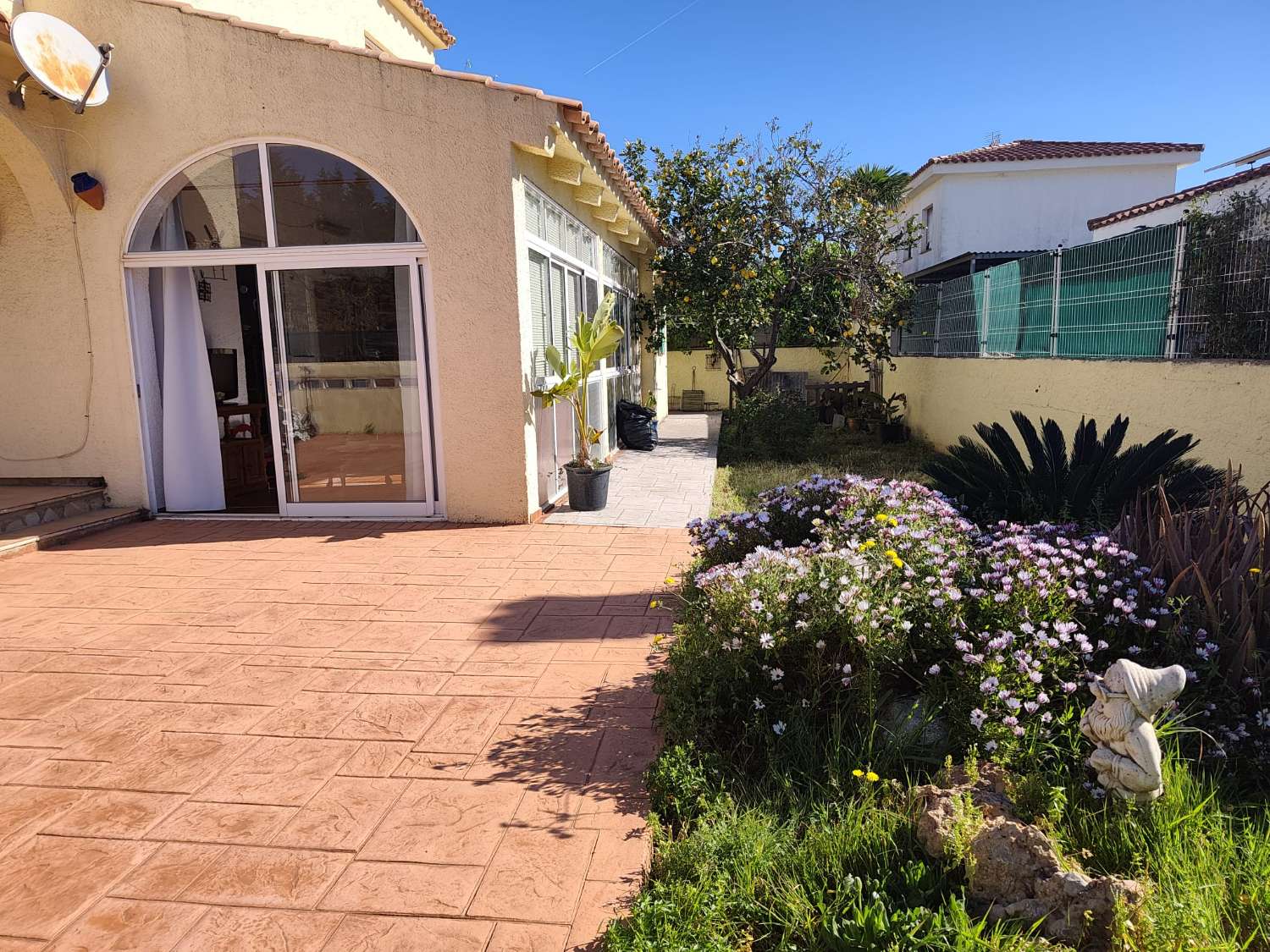 Bonita casa reformada con piscina privada !!!