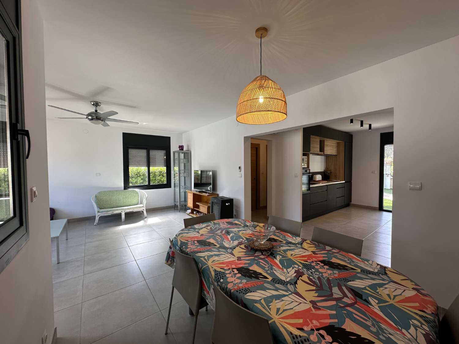 Casa independiente con hermoso jardín en Miami Platja