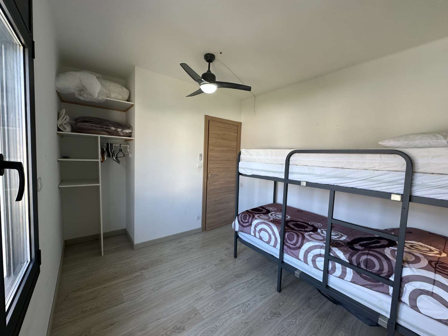 Casa independiente con hermoso jardín en Miami Platja