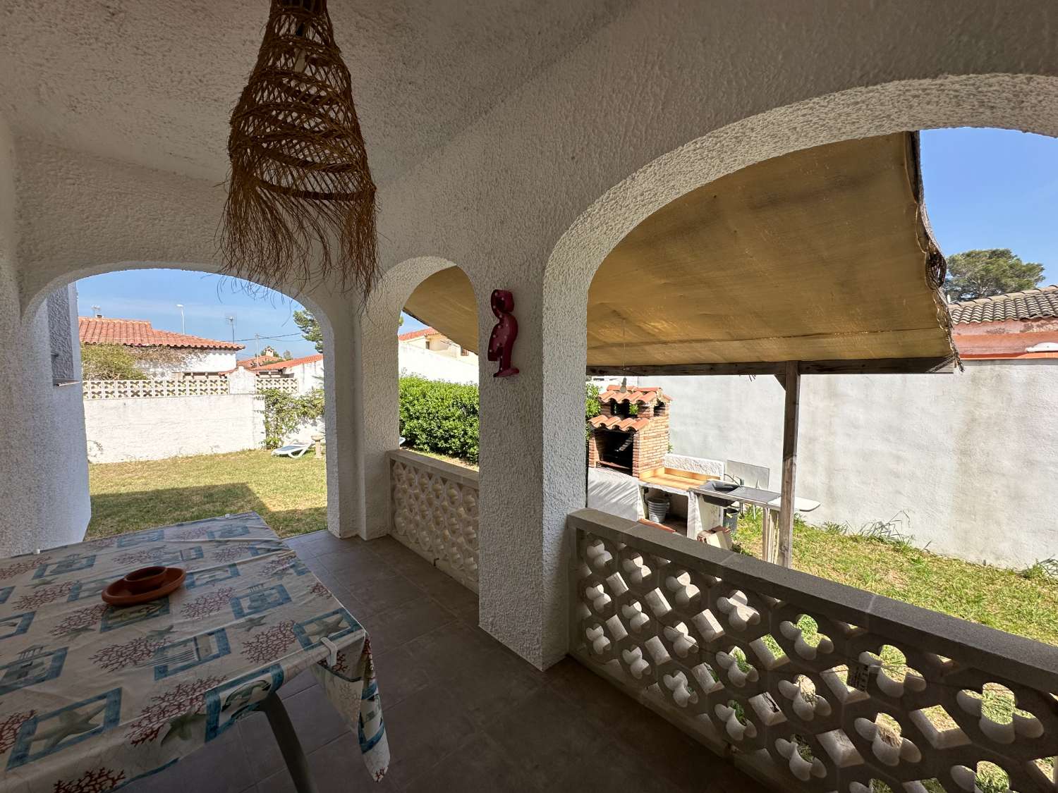 Casa independiente con hermoso jardín en Miami Platja